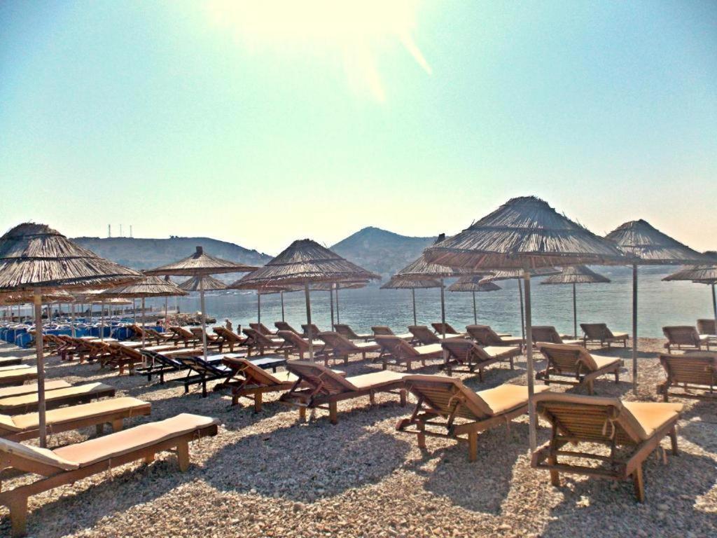 Hotel Vila Kalcuni Sarandë Exterior foto